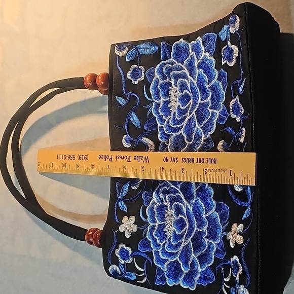 Embroidered Pocketbook ๐ Purse - Picture 5 of 5